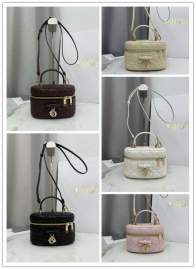 Picture of Chanel Handbags _SKUfw239867522fw